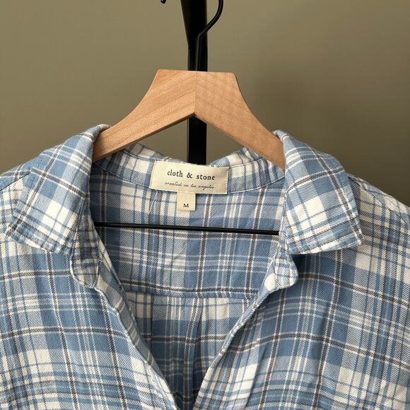 Cloth & Stone Blue Flannel Raw Hem Button Down Medium - Picture 2 of 5